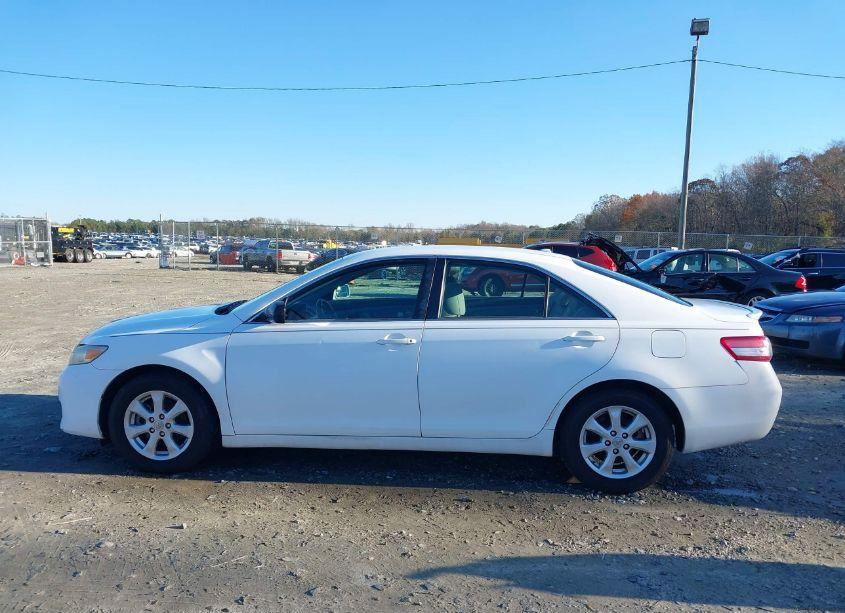 Photo 14 of 2011 Toyota Camry LE (VIN 4T1BF3EK7BU678609)