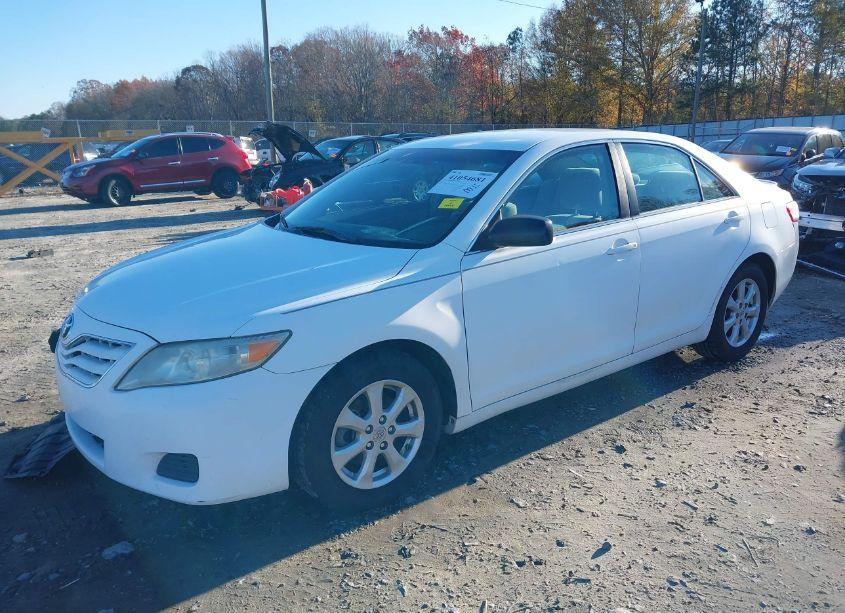 Photo 2 of 2011 Toyota Camry LE (VIN 4T1BF3EK7BU678609)