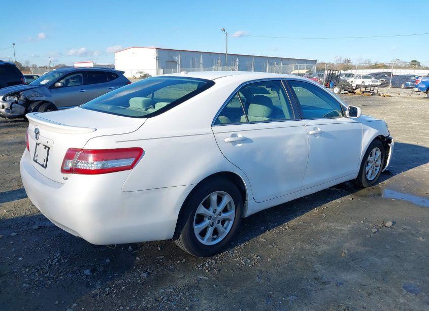 Photo 4 of 2011 Toyota Camry LE (VIN 4T1BF3EK7BU678609)