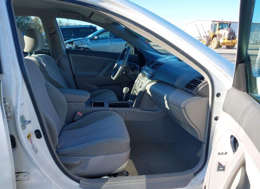 Photo 5 of 2011 Toyota Camry LE (VIN 4T1BF3EK7BU678609)