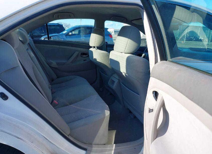 Photo 8 of 2011 Toyota Camry LE (VIN 4T1BF3EK7BU678609)