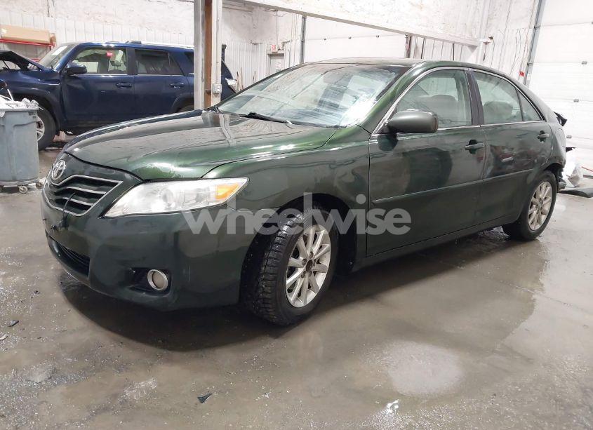Photo 2 of 2011 Toyota Camry XLE (VIN 4T1BF3EK7BU703086)