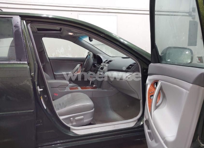 Photo 5 of 2011 Toyota Camry XLE (VIN 4T1BF3EK7BU703086)