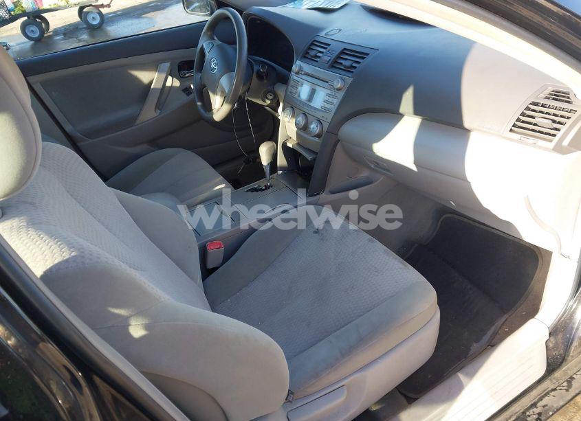 Photo 5 of 2011 Toyota Camry LE (VIN 4T1BF3EK7BU711172)