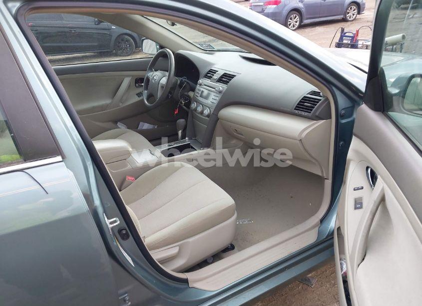 Photo 5 of 2011 Toyota Camry LE (VIN 4T1BF3EK7BU749954)