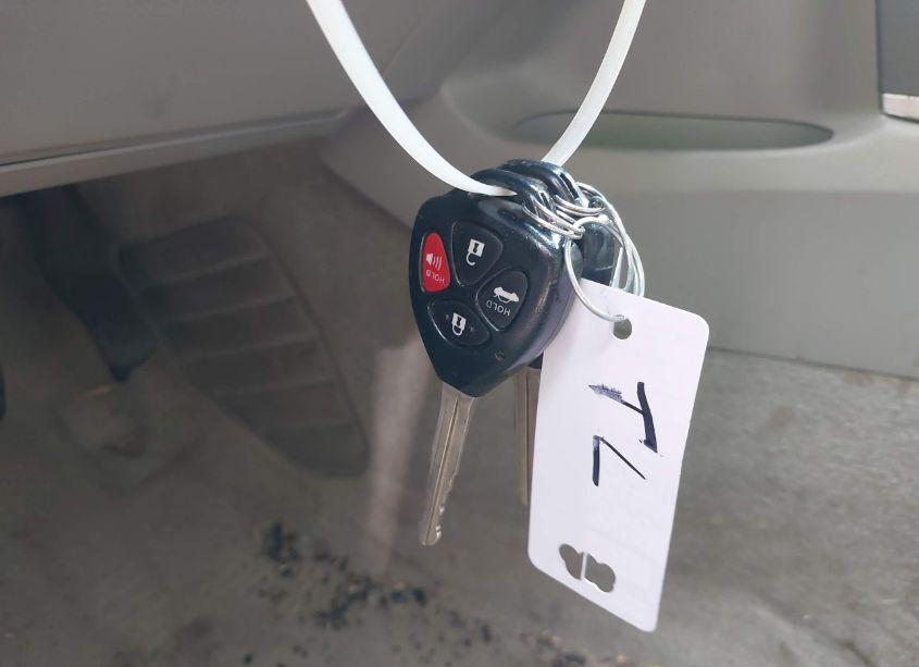 Photo 11 of 2010 Toyota Camry LE (VIN 4T1BF3EK8AU013801)