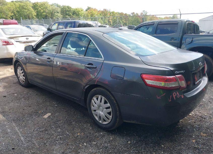 Photo 3 of 2010 Toyota Camry LE (VIN 4T1BF3EK8AU013801)