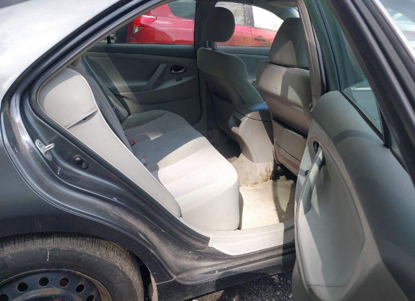 Photo 8 of 2010 Toyota Camry LE (VIN 4T1BF3EK8AU013801)