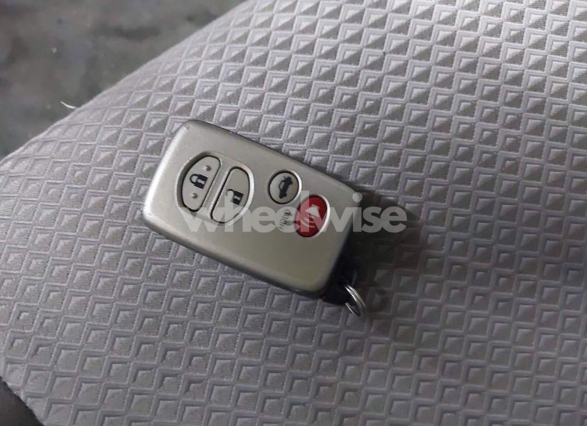 Photo 10 of 2010 Toyota Camry SE (VIN 4T1BF3EK8AU014821)