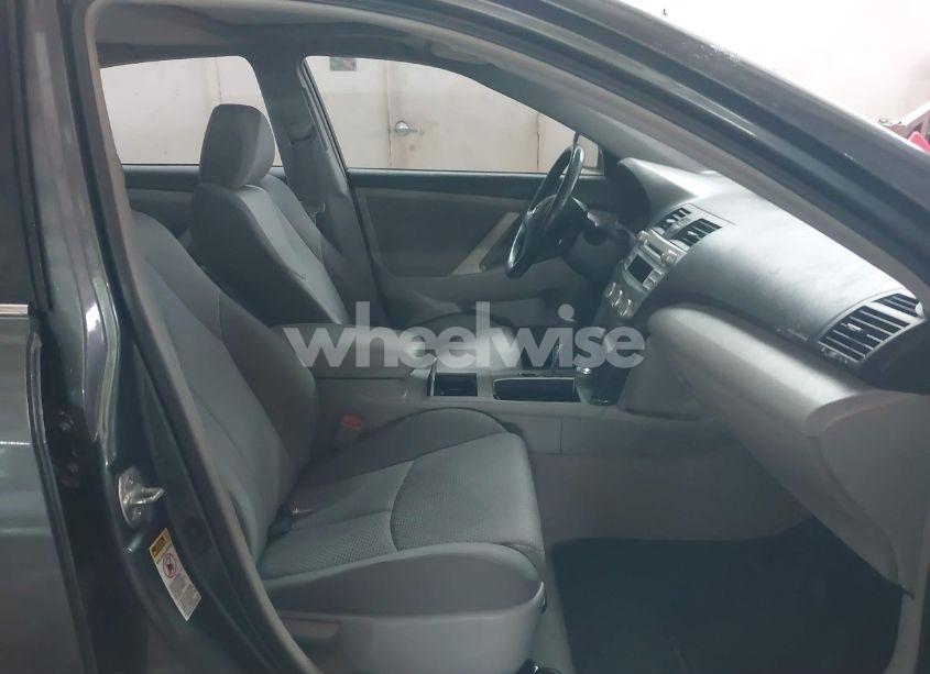 Photo 4 of 2010 Toyota Camry SE (VIN 4T1BF3EK8AU014821)