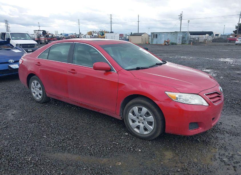 2010 Toyota Camry LE (VIN 4T1BF3EK8AU024989) main photo