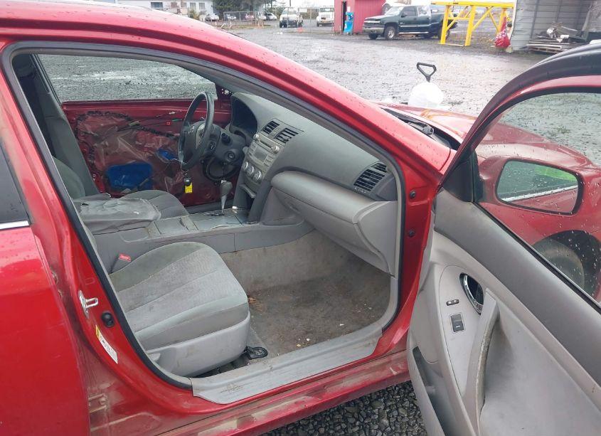 Photo 5 of 2010 Toyota Camry LE (VIN 4T1BF3EK8AU024989)