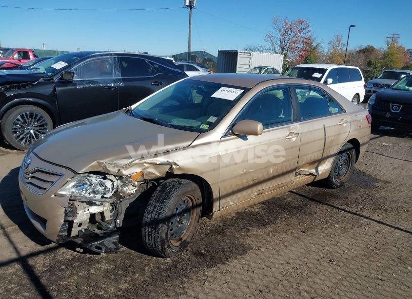 Photo 2 of 2010 Toyota Camry LE (VIN 4T1BF3EK8AU029903)