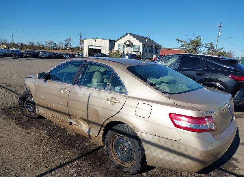 Photo 3 of 2010 Toyota Camry LE (VIN 4T1BF3EK8AU029903)