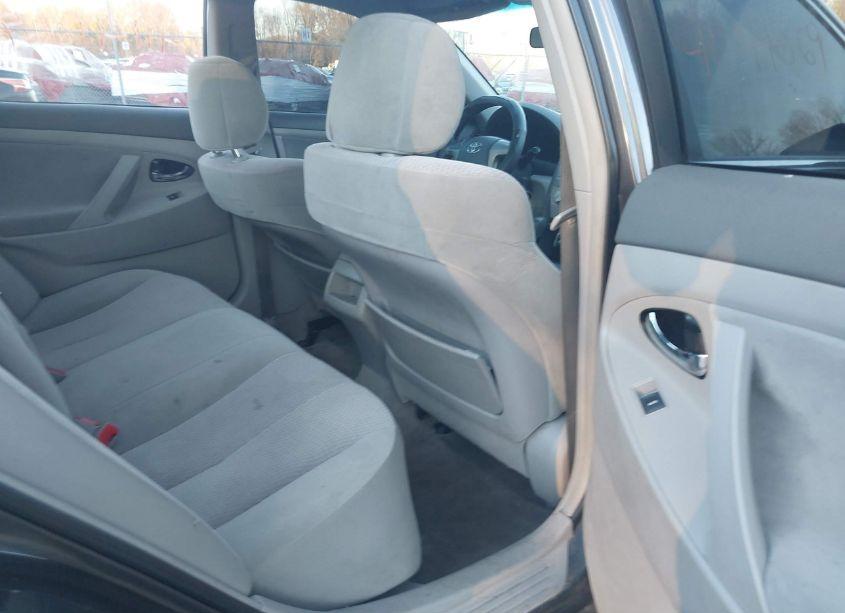 Photo 8 of 2010 Toyota Camry LE (VIN 4T1BF3EK8AU032302)