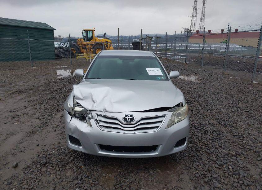 Photo 12 of 2010 Toyota Camry LE (VIN 4T1BF3EK8AU033577)
