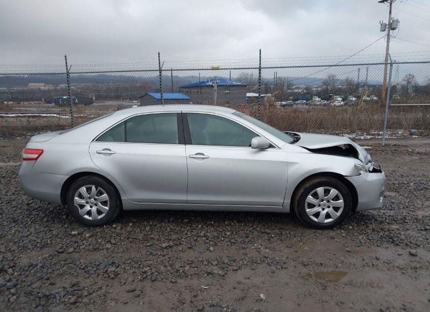 Photo 13 of 2010 Toyota Camry LE (VIN 4T1BF3EK8AU033577)