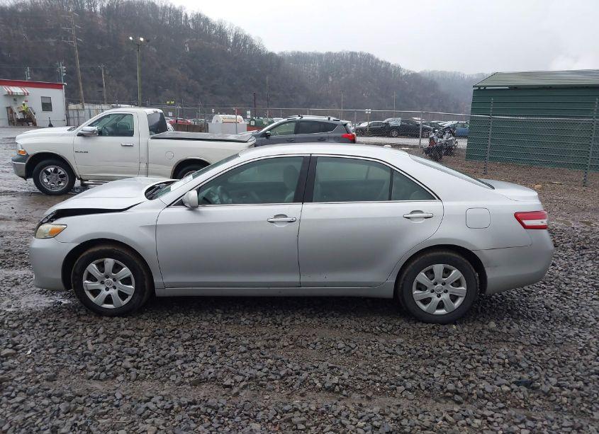 Photo 14 of 2010 Toyota Camry LE (VIN 4T1BF3EK8AU033577)