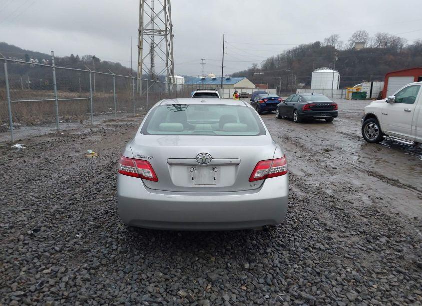 Photo 16 of 2010 Toyota Camry LE (VIN 4T1BF3EK8AU033577)