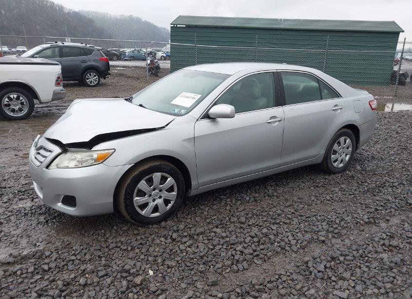 Photo 2 of 2010 Toyota Camry LE (VIN 4T1BF3EK8AU033577)
