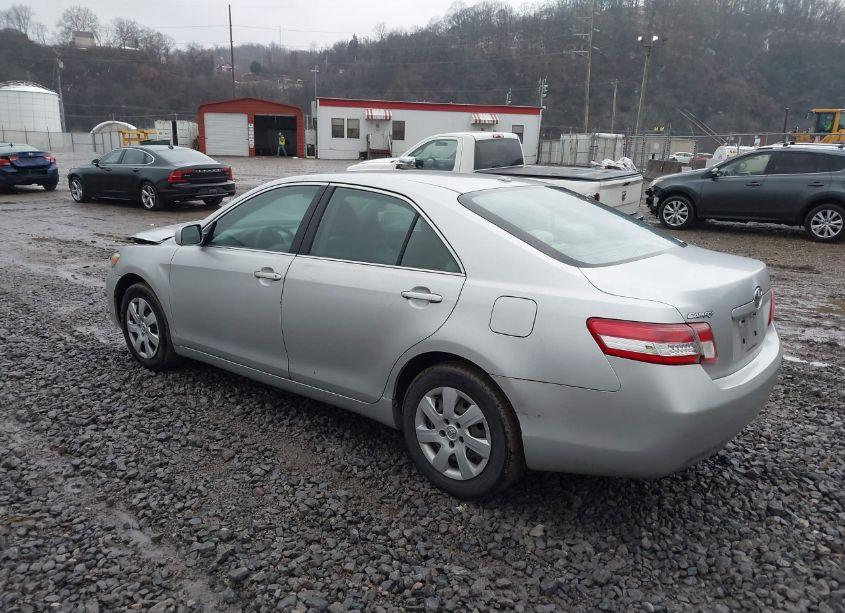 Photo 3 of 2010 Toyota Camry LE (VIN 4T1BF3EK8AU033577)