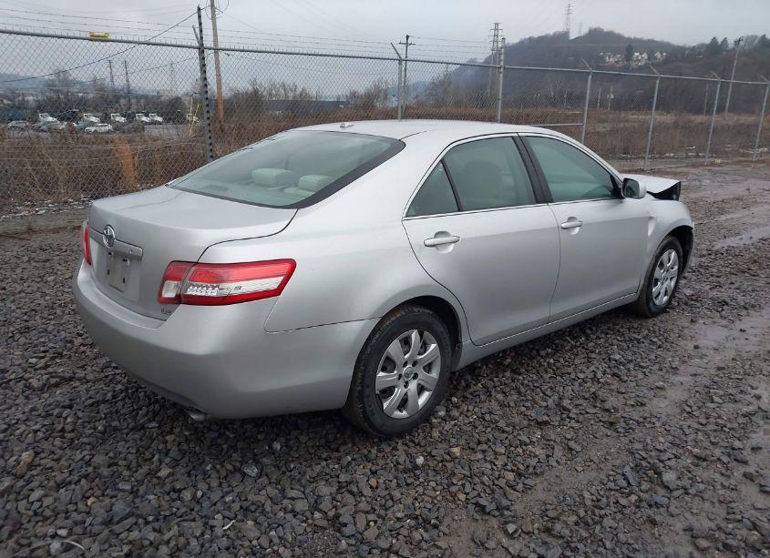 Photo 4 of 2010 Toyota Camry LE (VIN 4T1BF3EK8AU033577)
