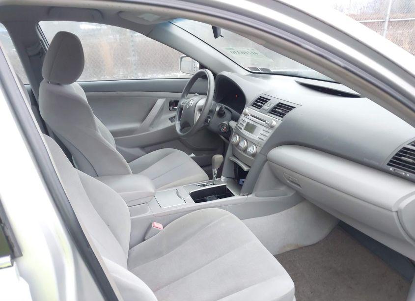 Photo 5 of 2010 Toyota Camry LE (VIN 4T1BF3EK8AU033577)