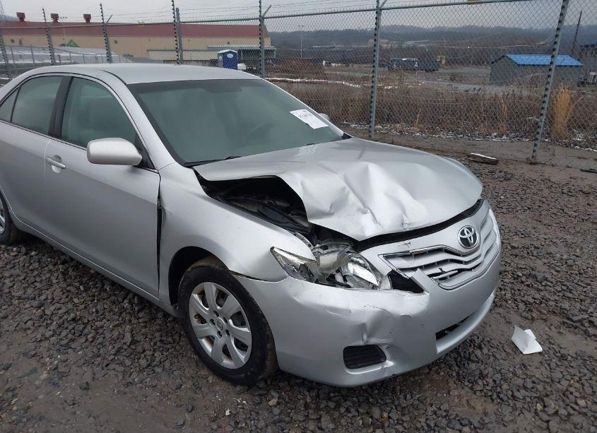 Photo 6 of 2010 Toyota Camry LE (VIN 4T1BF3EK8AU033577)