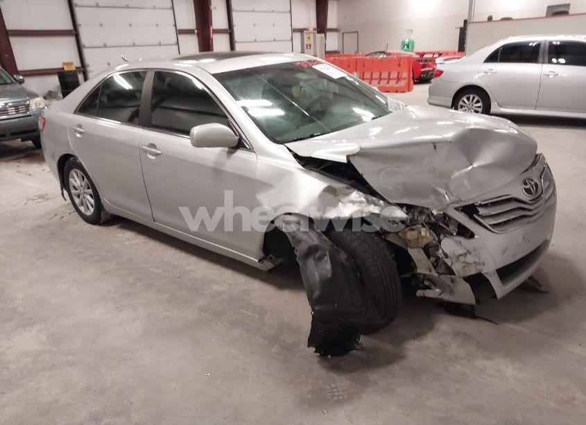 2010 Toyota Camry XLE (VIN 4T1BF3EK8AU034647) main photo