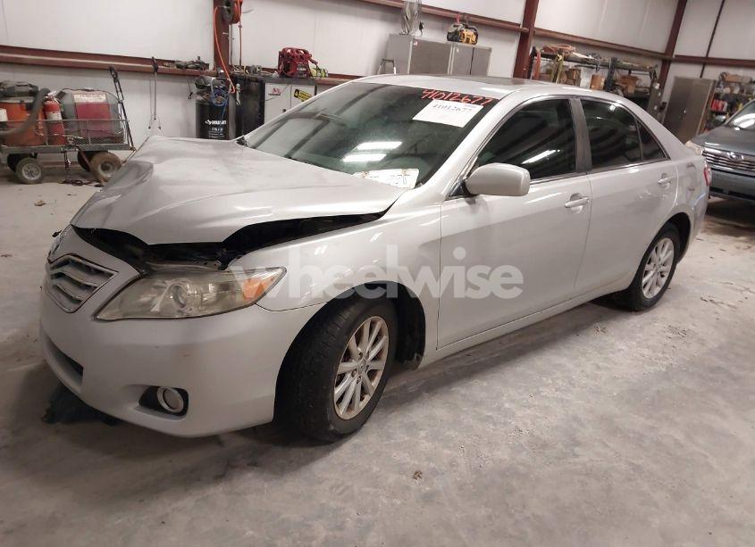 Photo 2 of 2010 Toyota Camry XLE (VIN 4T1BF3EK8AU034647)