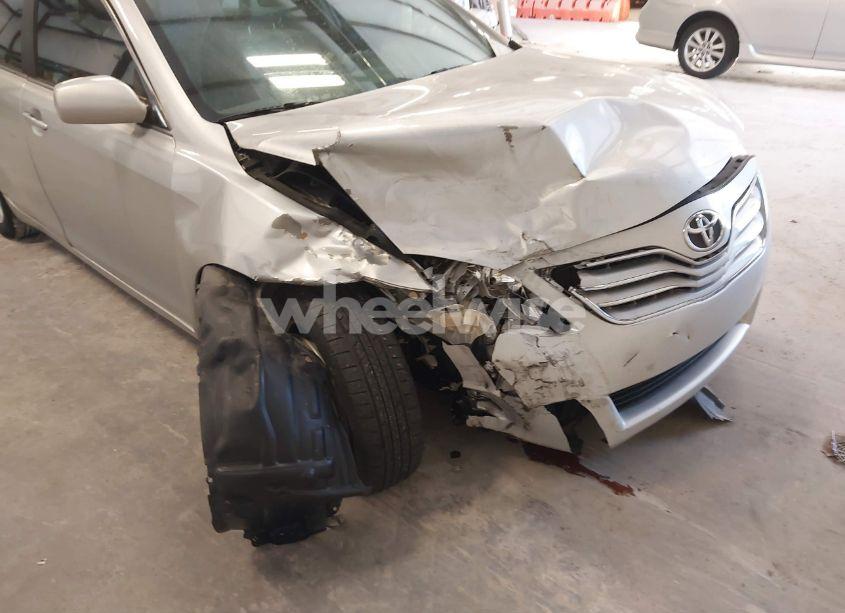 Photo 6 of 2010 Toyota Camry XLE (VIN 4T1BF3EK8AU034647)