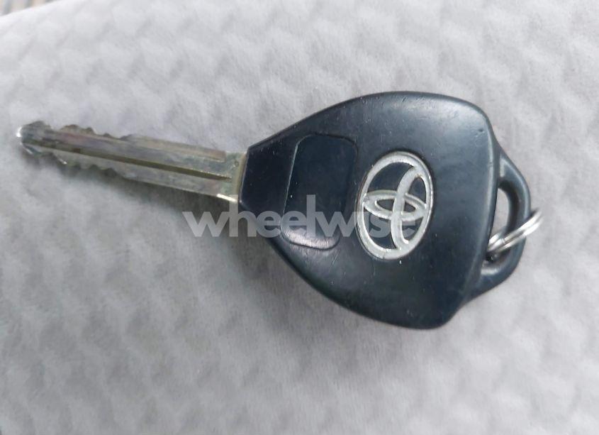 Photo 11 of 2010 Toyota Camry LE (VIN 4T1BF3EK8AU036222)