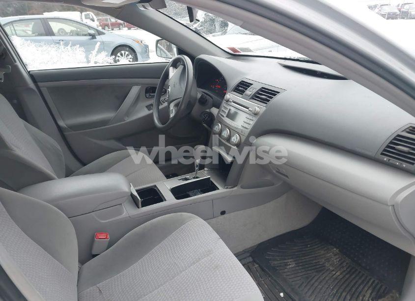 Photo 5 of 2010 Toyota Camry LE (VIN 4T1BF3EK8AU036222)