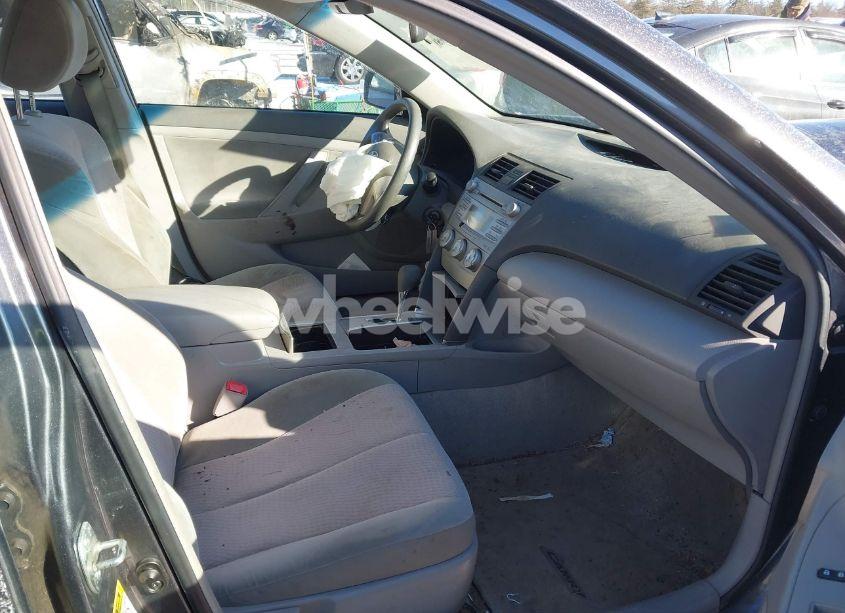 Photo 5 of 2010 Toyota Camry LE (VIN 4T1BF3EK8AU053618)