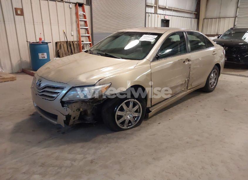 Photo 2 of 2010 Toyota Camry LE (VIN 4T1BF3EK8AU053893)
