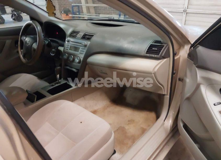 Photo 5 of 2010 Toyota Camry LE (VIN 4T1BF3EK8AU053893)