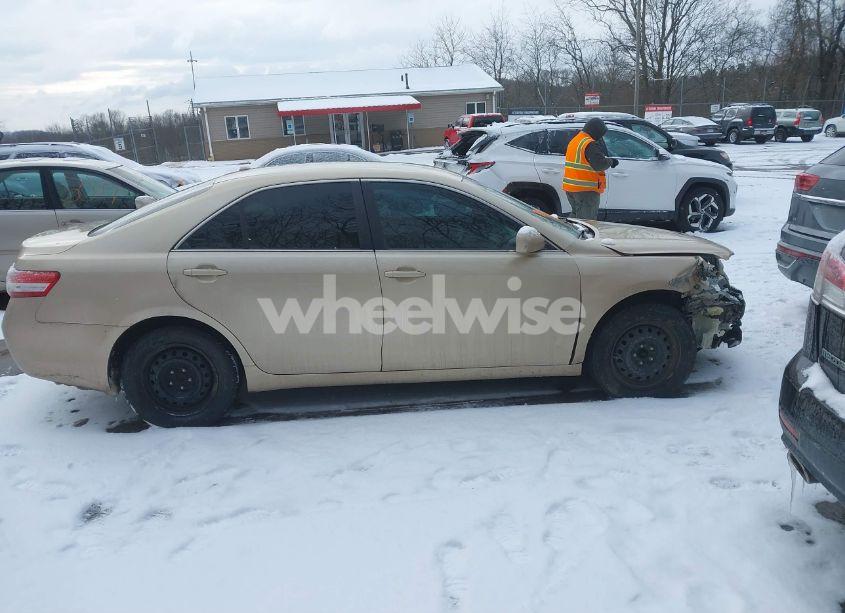 Photo 13 of 2010 Toyota Camry LE (VIN 4T1BF3EK8AU058284)