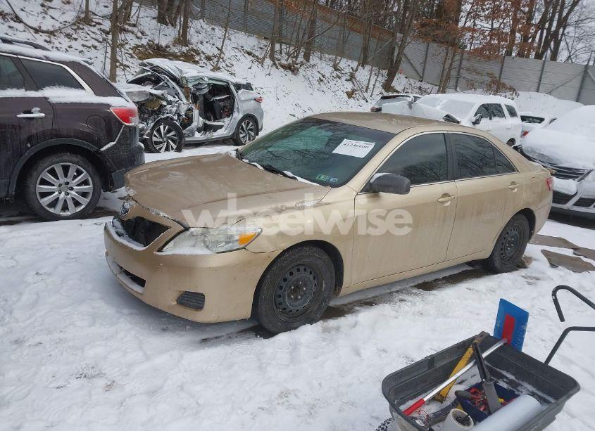 Photo 2 of 2010 Toyota Camry LE (VIN 4T1BF3EK8AU058284)