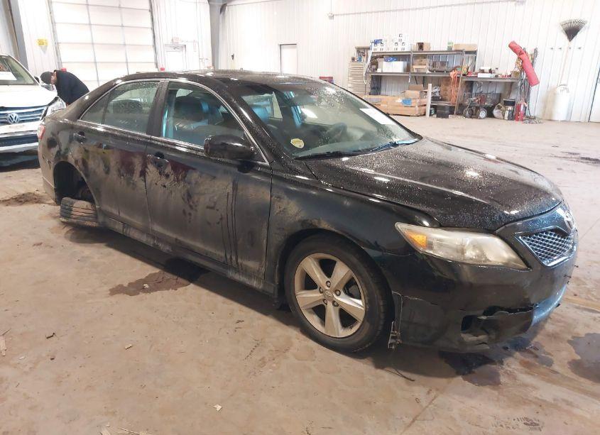 2010 Toyota Camry SE (VIN 4T1BF3EK8AU062531) main photo