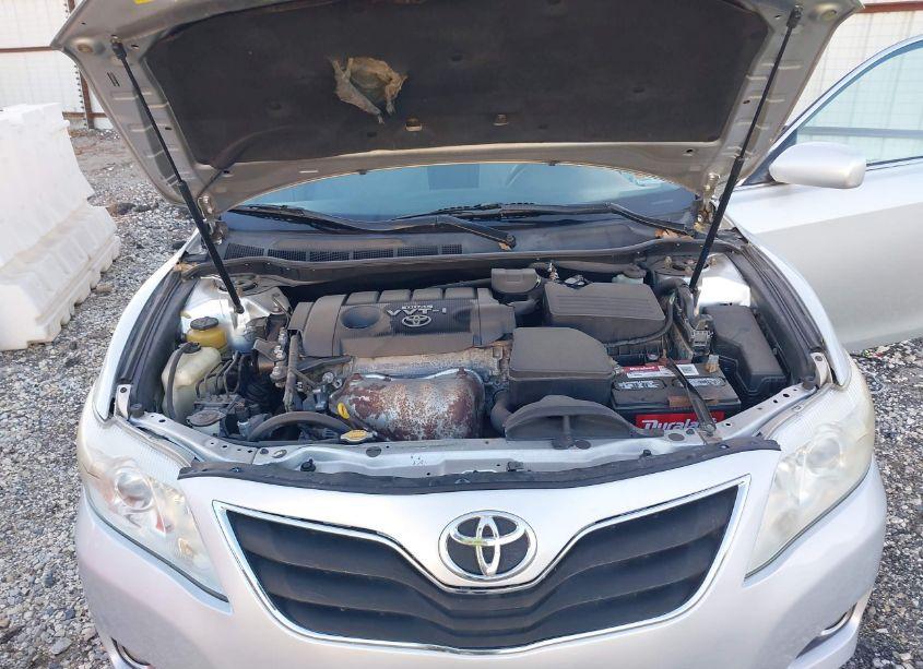 Photo 10 of 2010 Toyota Camry LE (VIN 4T1BF3EK8AU067079)