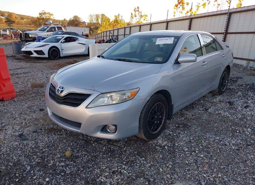 Photo 2 of 2010 Toyota Camry LE (VIN 4T1BF3EK8AU067079)