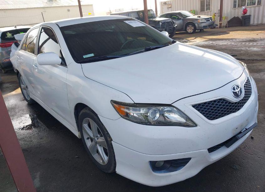 2010 Toyota Camry SE (VIN 4T1BF3EK8AU502957) main photo