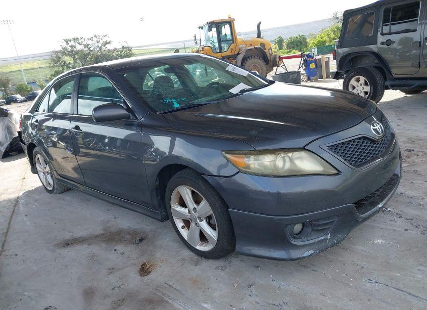 2010 Toyota Camry SE (VIN 4T1BF3EK8AU506684) main photo