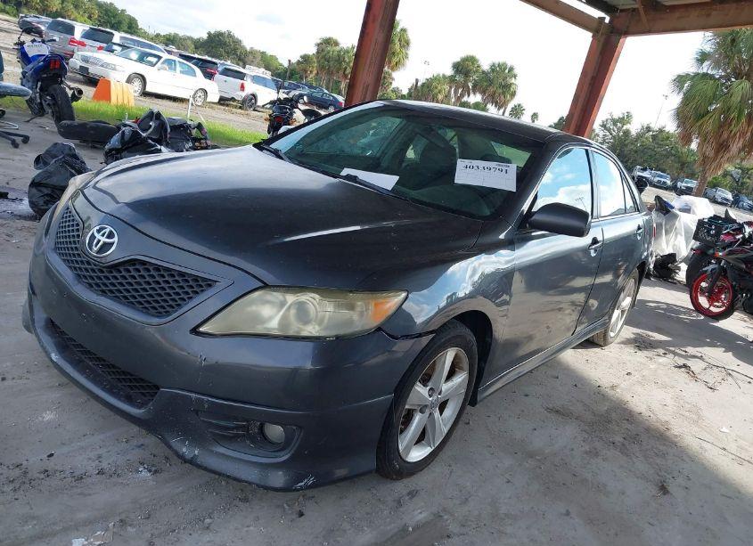 Photo 2 of 2010 Toyota Camry SE (VIN 4T1BF3EK8AU506684)