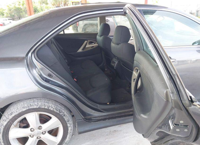 Photo 8 of 2010 Toyota Camry SE (VIN 4T1BF3EK8AU506684)