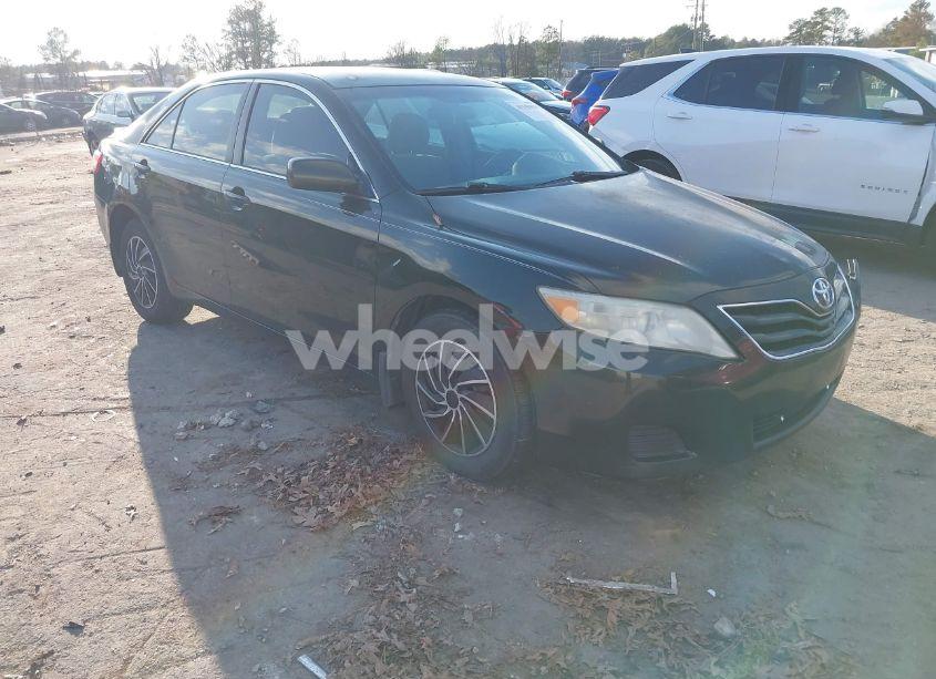 2010 Toyota Camry LE (VIN 4T1BF3EK8AU524408) main photo