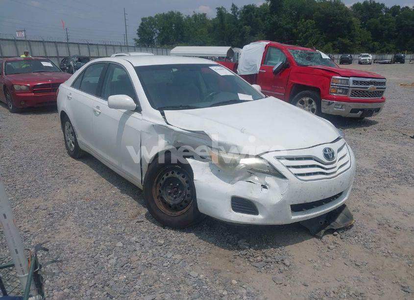 2010 Toyota Camry LE (VIN 4T1BF3EK8AU530032) main photo