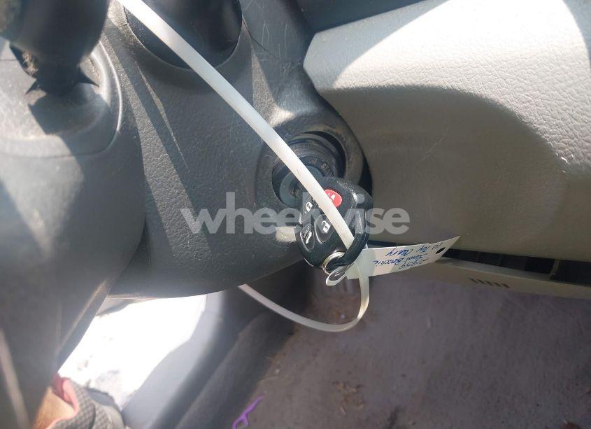 Photo 11 of 2010 Toyota Camry LE (VIN 4T1BF3EK8AU530032)