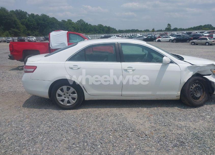 Photo 13 of 2010 Toyota Camry LE (VIN 4T1BF3EK8AU530032)