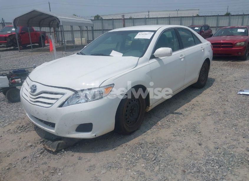 Photo 2 of 2010 Toyota Camry LE (VIN 4T1BF3EK8AU530032)